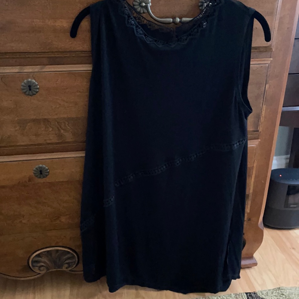 Elie Tahari Flowy Sleeveless Top, Black, M